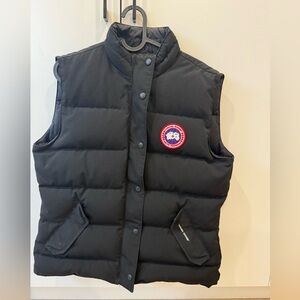 Canada goose women’s freestyle vest in black - size L